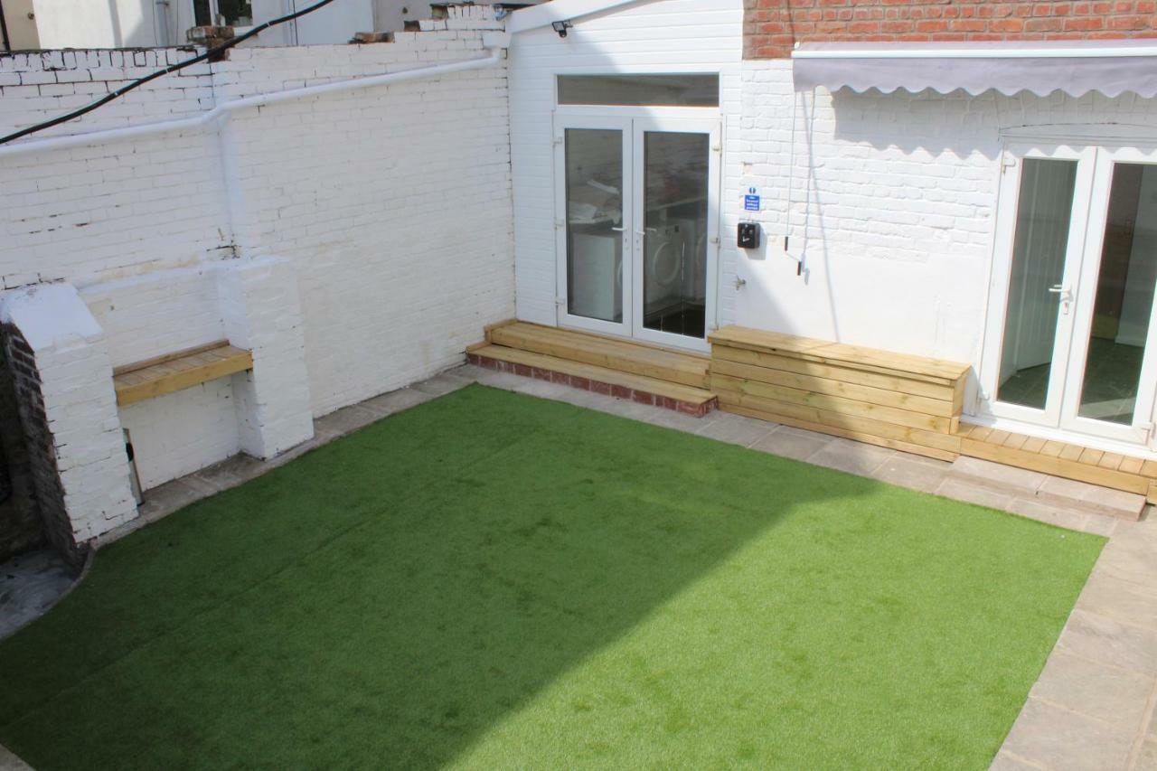Backpackers Blackpool Hotel & Suites Exterior foto